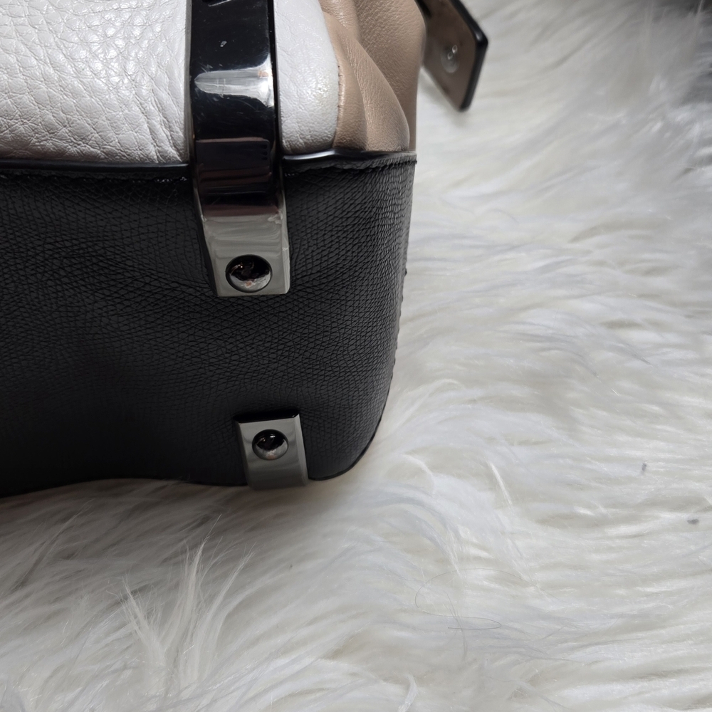 MARC JACOBS Black and Cream Women's Handbag - Picture 4 of 11